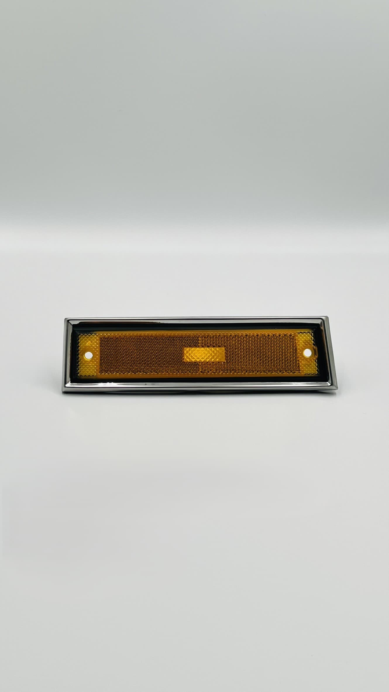 CHEVY GMC TRK FRNT SIDE MARKER WITH CHROME RH 81-87