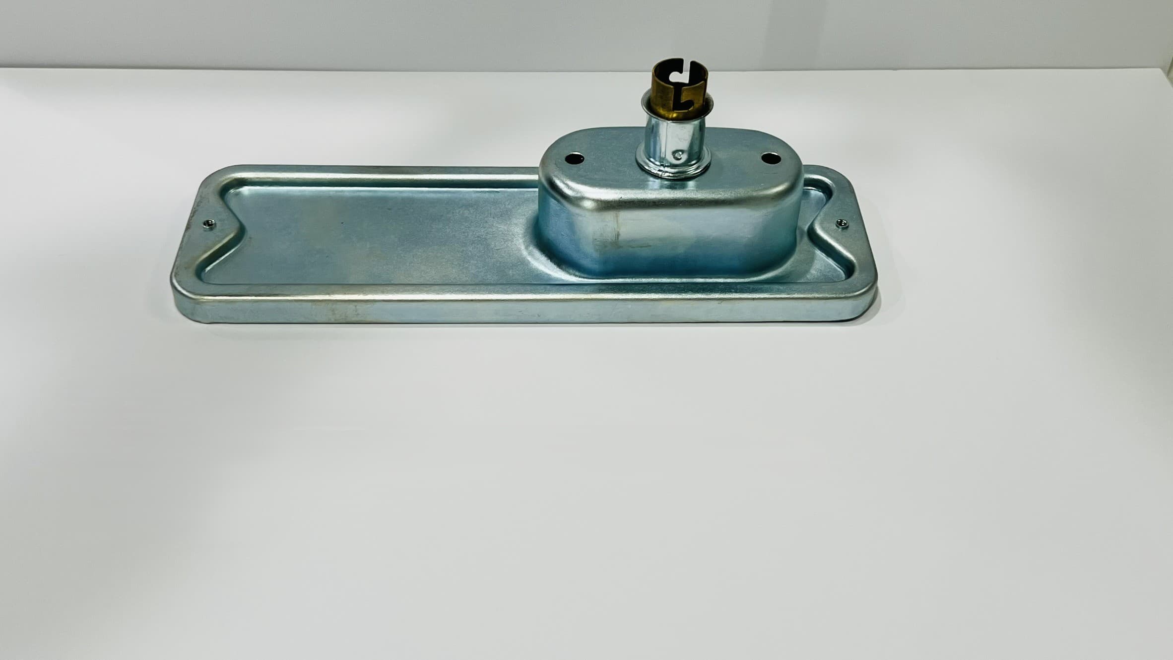 CHEVY GMC TRK TAIL LIGHT HOUSING  LH RH, FLEETSIDE, 67-72